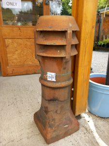 Large Decrative Chimney pot for garden feature or planter. Height 94cm
REF NWK1082305. Price £100
