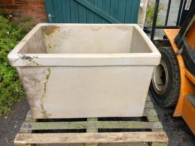 Extra large glazed sink/tank, made bt Hathernware of Leicestershire. Plug hole in base. H 63cm, L 103cm, W 72cm.
REF HBY54.
Price £500