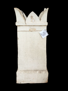 Vintage cream painted chimney pot with attractive decorative top. Height approx 75cm. Two available plus a damaged third one. REF HH4424m40 £80 each