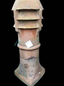 A decorative vintage chimney pot with a vented top . Height approx 93cm. REF NWK0223 05 £100