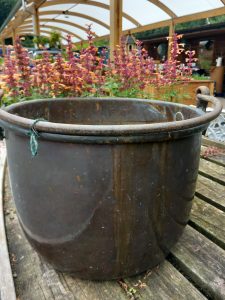 A gorgeous vintage copper bowl with handle over. Lovely decorative piece or for attractive storage or display. Height approx 30cm. Diameter approx 40cm. Really good condition. REF NWK7825-16 £265