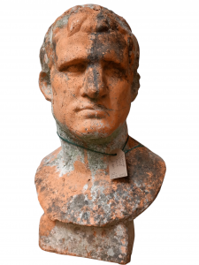 Vintage terracotta bust of male. Some repaired damage which adds to it's character. A really lovely garden piece. Height approx 45cm REF NWK 7825-09 £80