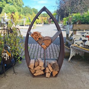 Leaf Shaped Log Store